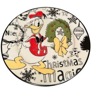 RARE Disney Donald Duck 8 inch Christmas Magic Ceramic Plate